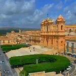 Scogli Bianchi 3* Lido di Noto
